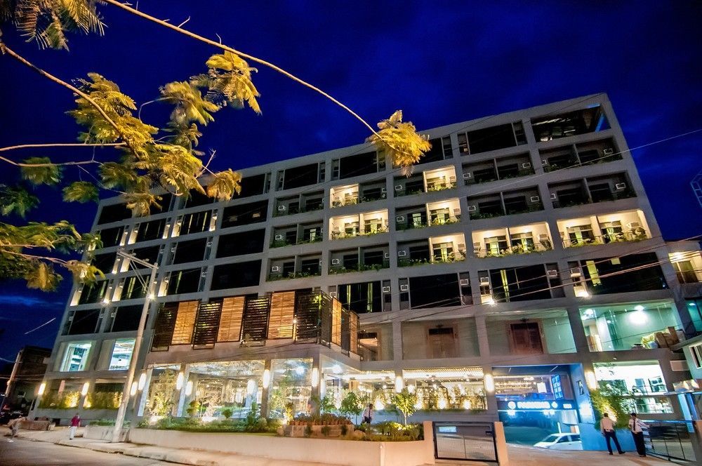 Big Hotel Cebu Екстериор снимка