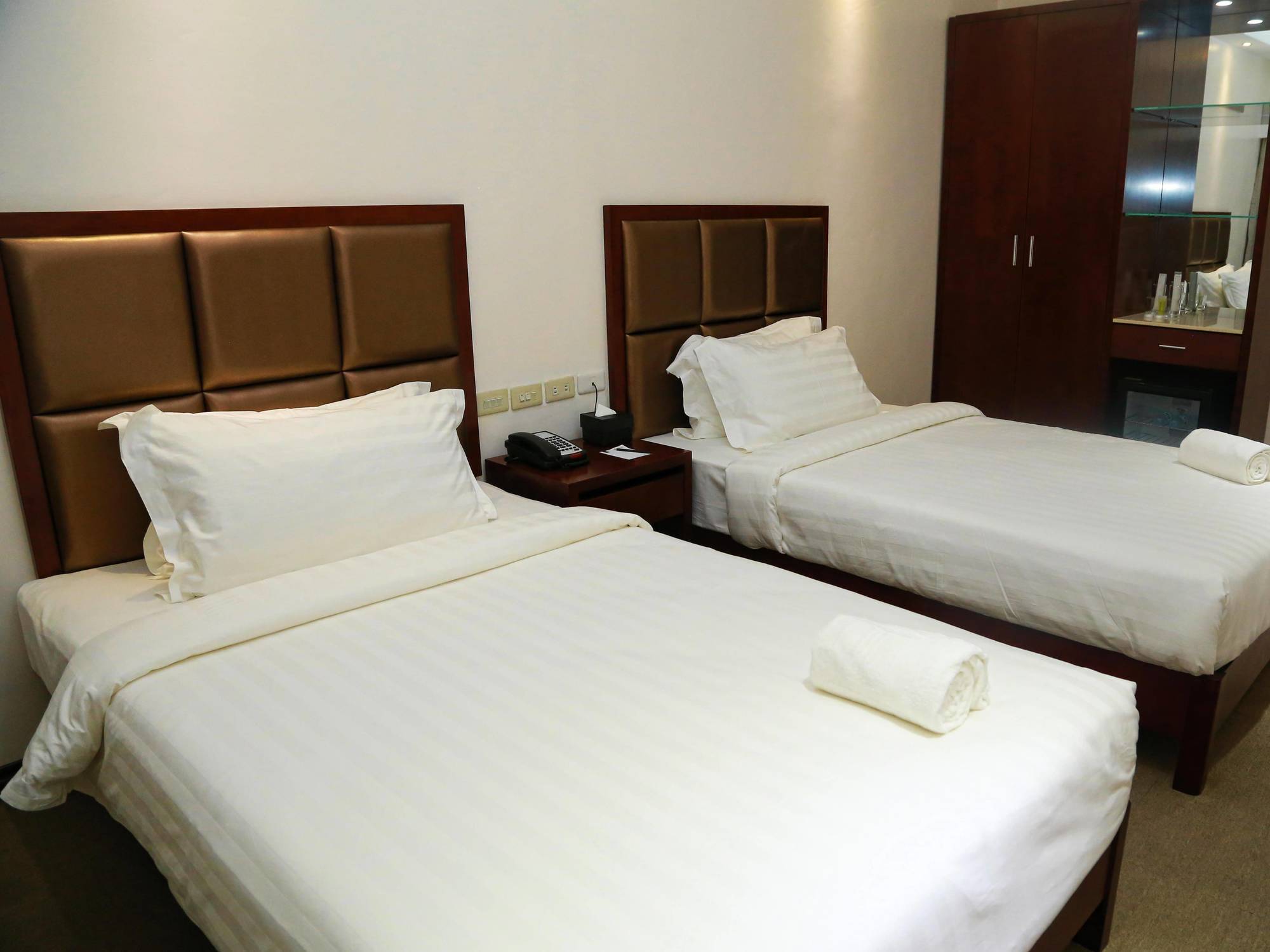 Big Hotel Cebu Екстериор снимка