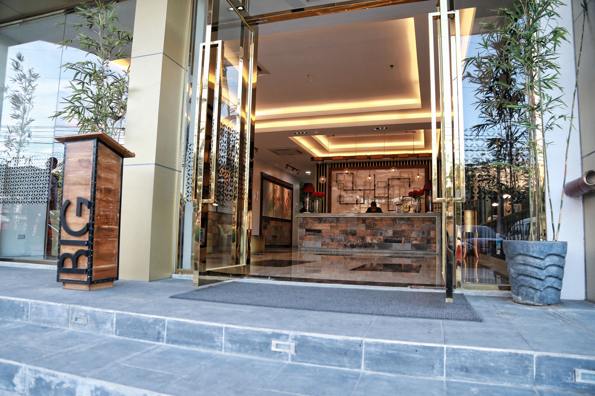 Big Hotel Cebu Екстериор снимка